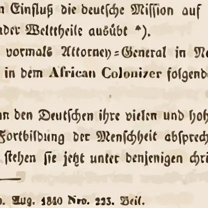 Stilisierter Ausschnitt des alten Zeitungsartikels, in den in Frakturschrift geschriebenen Zeilen erkennt man den Namen "African Colonizer"