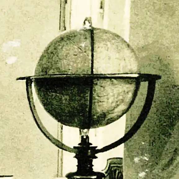 Stilisierte Abbildung eines alten Globus.